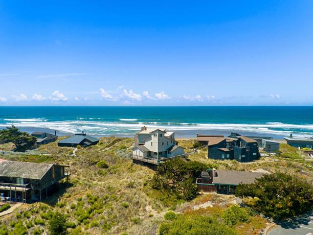 66 Avocet Circle, Watsonville CA: https://media.crmls.org/mediaz/c97e3eb1-b735-4af0-a5c8-16183468191e.jpg