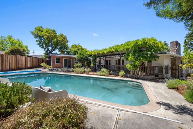 934 Hickory Way, Fremont CA: https://media.crmls.org/mediaz/c97ee6c3-6e37-44b2-bd96-a342cbe30efe.jpg