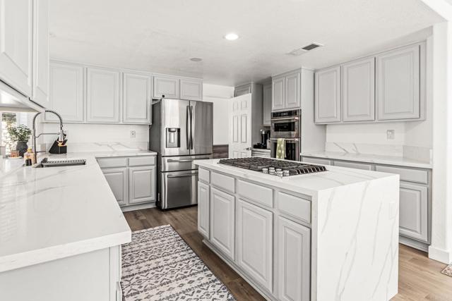 23843 Spring Branch Court, Murrieta CA: https://media.crmls.org/mediaz/c97eec0f-c8ac-42d0-b756-7b61ab2dfecb.jpg
