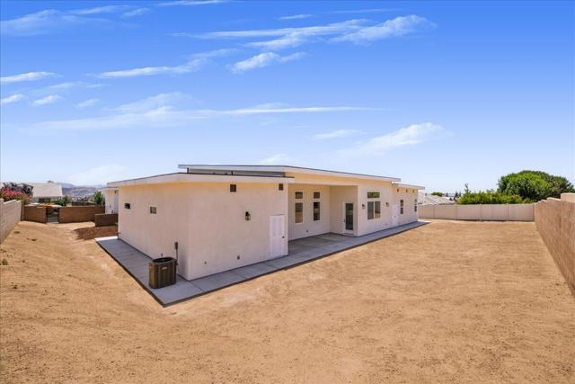 4195 Evergreen Lane, Banning CA: https://media.crmls.org/mediaz/c97f3666-068f-4e1e-85eb-03f3ef418db1.jpg
