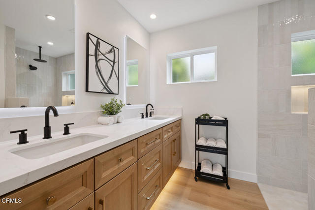 2711 2715 Dawson Avenue, Ventura CA: https://media.crmls.org/mediaz/c97f83d1-2180-401c-8f0c-e909b8fd7126.jpg
