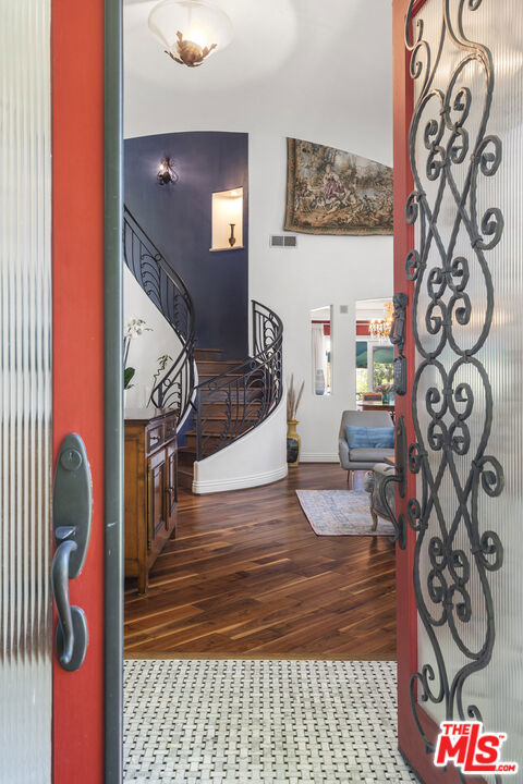 4544 Tobias Avenue, Sherman Oaks CA: https://media.crmls.org/mediaz/c97fb4d3-5bee-4a24-8d52-d16f28cc405d.jpg