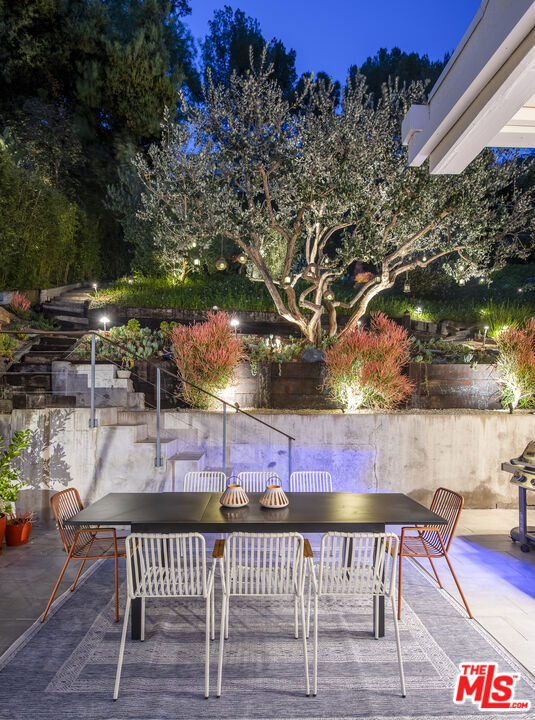 2544 Greenvalley Road, Los Angeles CA: https://media.crmls.org/mediaz/c9800e51-c709-4b49-bbdf-615aa276193d.jpg