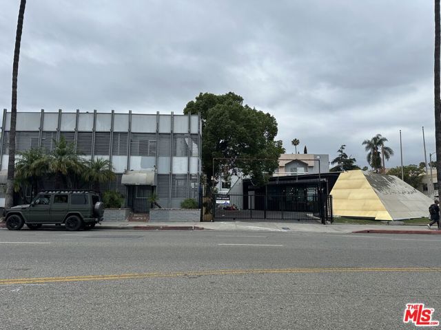  Commercial for Sale in Los Angeles, California