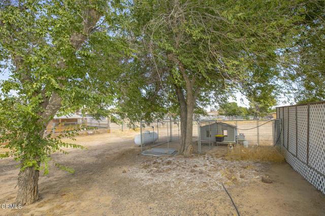 3831 E Ave T 8, Palmdale CA: https://media.crmls.org/mediaz/c9809f52-783a-4391-8183-ef5a256057b0.jpg