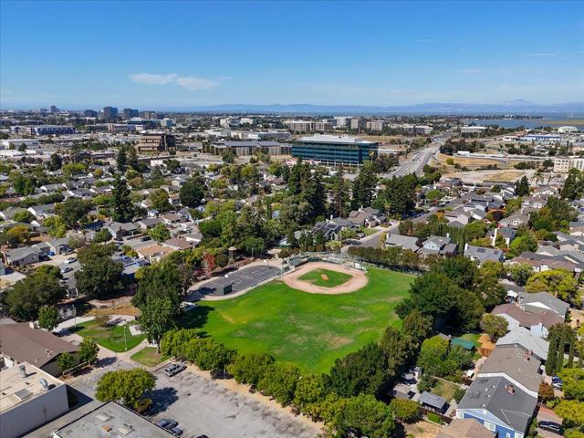 1019 Riverton Drive, San Carlos CA: https://media.crmls.org/mediaz/c980ceec-ded5-4d49-8a70-1695b387756b.jpg