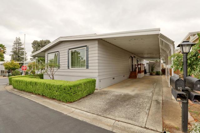 92 Melody Lane, Morgan Hill CA: https://media.crmls.org/mediaz/c980d2ac-ff8d-4a8f-ba24-79cbf7fcb2fd.jpg