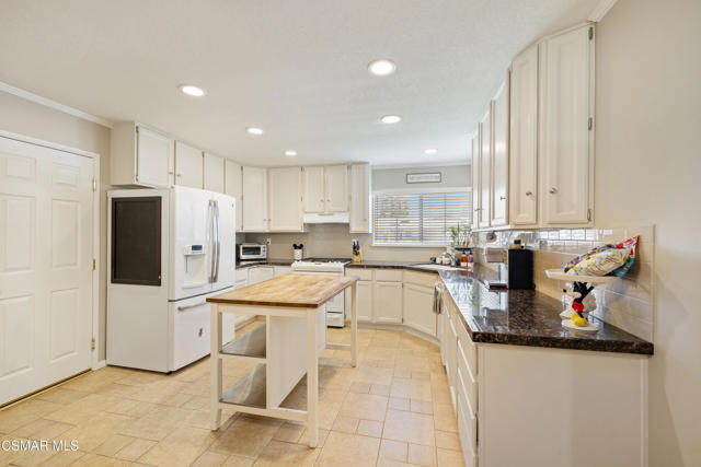 4536 Alpine Street, Simi Valley CA: https://media.crmls.org/mediaz/c980f422-23e4-4899-8f83-7f66fdd44cc5.jpg