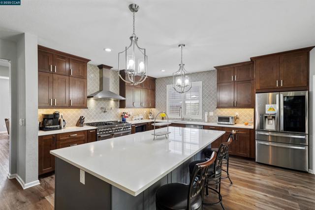 812 Westgate Drive, Vacaville CA: https://media.crmls.org/mediaz/c98149bd-6bd4-40b2-96f4-b77e8e54eeb7.jpg