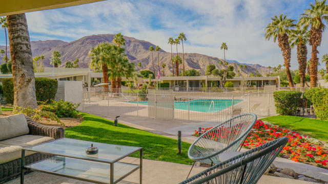 472 Sandpiper Street, Palm Desert CA: https://media.crmls.org/mediaz/c9815bfa-c165-4bd3-8efa-8e7b2975601a.jpg