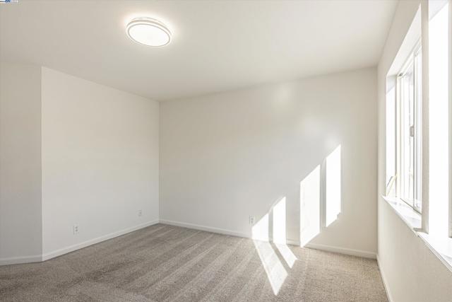 Image 14 of 34 For 20363 Royal Ave