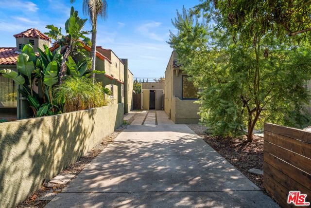 3000 Finch Street, Los Angeles CA: https://media.crmls.org/mediaz/c9823214-c6f3-41b4-8964-70b7de54a8cf.jpg