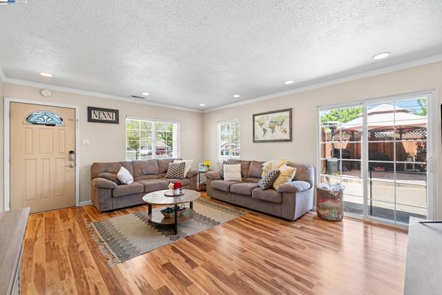 692 Adelle St, Livermore CA: https://media.crmls.org/mediaz/c9824c2f-025f-4ec0-b93d-0855f1c55fbd.jpg