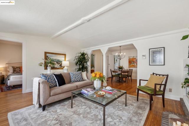 1675 Visalia Ave, Berkeley CA: https://media.crmls.org/mediaz/c98261d4-6f1c-47c9-b287-babb2b22662d.jpg