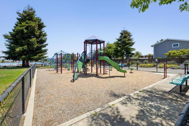752 Matsonia Drive, Foster City CA: https://media.crmls.org/mediaz/c9837ec4-0ac5-4d1f-ade0-6bf76f98d901.jpg