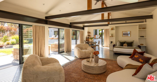 28036 Sea Lane Drive, Malibu CA: https://media.crmls.org/mediaz/c983ee68-74d7-42c1-b623-9c6cb9251f49.jpg