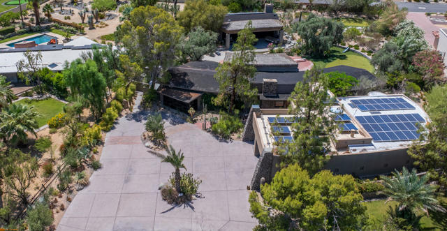 73297 Grapevine Street, Palm Desert CA: https://media.crmls.org/mediaz/c9844477-c9ad-4fbe-b42b-b55b225d7923.jpg