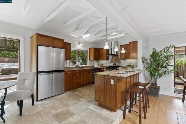 1754 Reliez Valley Rd, Lafayette CA: https://media.crmls.org/mediaz/c98444cd-f545-429f-b8cc-ee90a884021c.jpg