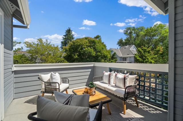 462 Mountain Laurel Court, Mountain View CA: https://media.crmls.org/mediaz/c98499d0-78a1-4616-9cc7-d132965f6765.jpg