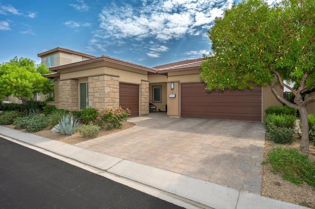 51482 Longmeadow Street, Indio CA: https://media.crmls.org/mediaz/c985ad40-4989-4ecc-a4cf-713c737719f7.jpg