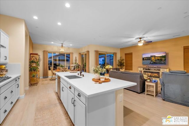 28 Chablis, Rancho Mirage CA: https://media.crmls.org/mediaz/c986123f-4cb6-474e-80d0-3e4b44f68652.jpg