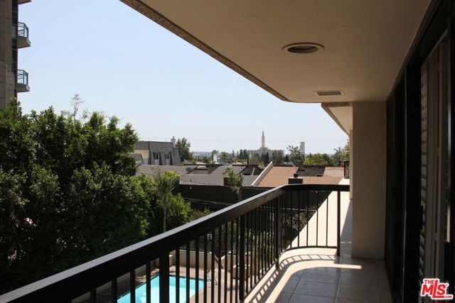 10790 Wilshire Boulevard, Los Angeles CA: https://media.crmls.org/mediaz/c986189c-2d78-45e7-869f-3f116acf4071.jpg