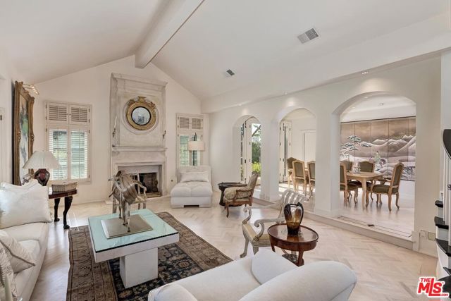 2807 Deep Canyon Drive, Beverly Hills CA: https://media.crmls.org/mediaz/c98676ea-f0db-485b-ad20-1936a6c23da7.jpg