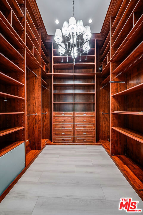 1600 Benedict Canyon Drive, Beverly Hills CA: https://media.crmls.org/mediaz/c986ff29-5707-41da-ab5c-f98ad87d2b12.jpg