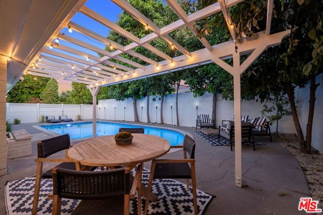 14300 Runnymede Street, Van Nuys CA: https://media.crmls.org/mediaz/c9872334-2d8a-4e51-a4d1-4eb3b52d6778.jpg