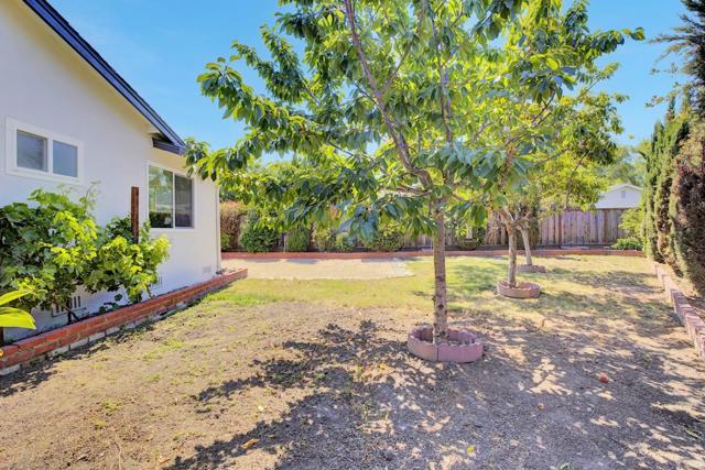 34863 Warwick Court, Fremont CA: https://media.crmls.org/mediaz/c98724ca-65e4-44cd-862c-5cd58da3d307.jpg