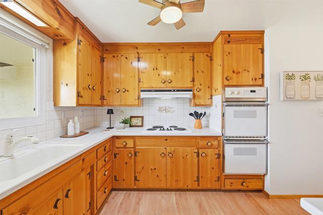 Image 10 of 41 For 5169 Lawler Ave