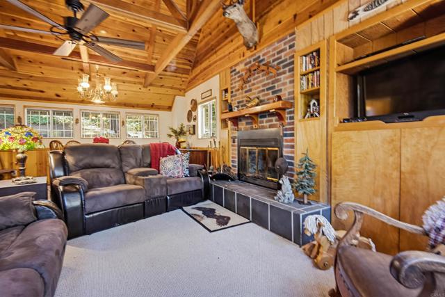 Detail Gallery Image 11 of 47 For 23413 Knapps Cutoff, Crestline,  CA 92325 - 1 Beds | 1 Baths