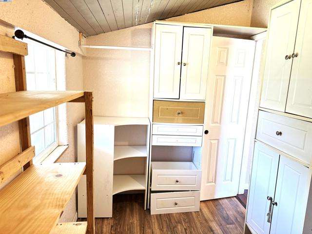 1610 85th Avenue, Oakland CA: https://media.crmls.org/mediaz/c987d448-81f2-4cb0-affc-6fa2a1c5f4a6.jpg