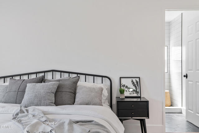 1015 Nolden Street, Highland Park CA: https://media.crmls.org/mediaz/c9888b96-4f48-4120-b89d-15fa9c8cf378.jpg