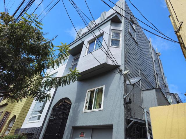 31163118 23rd Street, San Francisco CA: https://media.crmls.org/mediaz/c988fe3b-9cde-44e5-a21c-158e669d1f46.jpg
