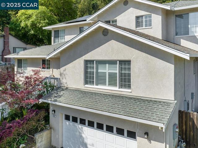 4430 Canyon Way, Martinez CA: https://media.crmls.org/mediaz/c989f1db-a6f5-4368-9743-10f4b1a54c99.jpg