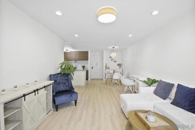 1621 Hotel Cir S, San Diego CA: https://media.crmls.org/mediaz/c98a2555-f1e9-4f4c-adc0-c7f517491f93.jpg