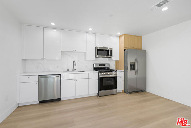 10965 Calvert, North Hollywood CA: https://media.crmls.org/mediaz/c98a2ea6-519c-4fe2-af2d-a89a2d13b3dd.jpg