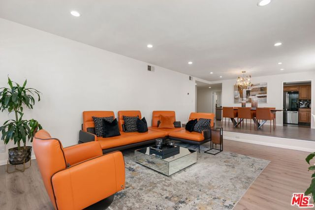 17130 Burbank Boulevard, Encino CA: https://media.crmls.org/mediaz/c98a3440-f11f-40eb-877e-ad6c6f9daaf9.jpg