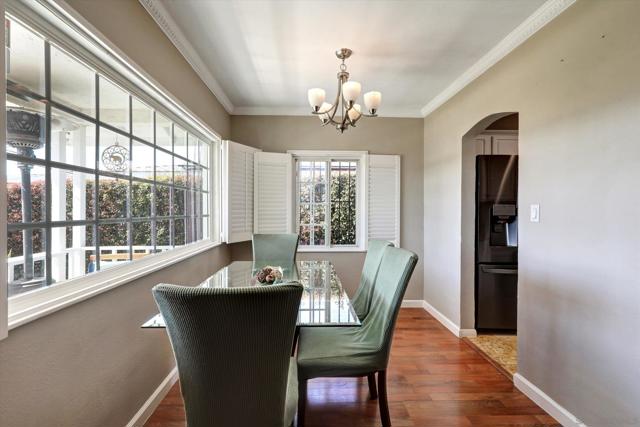 5238 Cervantes Ave, San Diego CA: https://media.crmls.org/mediaz/c98a57fc-b39c-43c0-926c-8eedc04ad03c.jpg