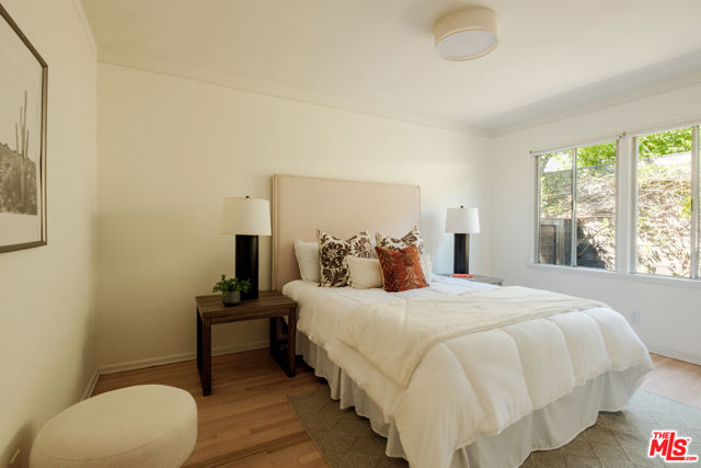 856 858 Coeur D Alene Avenue, Venice CA: https://media.crmls.org/mediaz/c98ab86a-1b66-4b97-890f-a4834950e869.jpg
