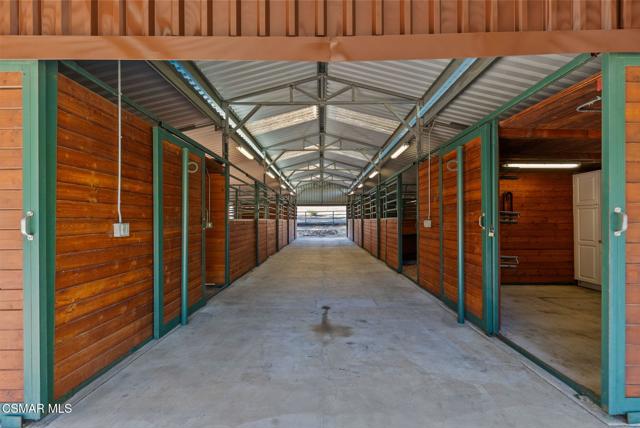 33235 Mulholland Highway, Malibu CA: https://media.crmls.org/mediaz/c98b8c50-5cfc-4fe0-9d3b-d873dbf43e1f.jpg