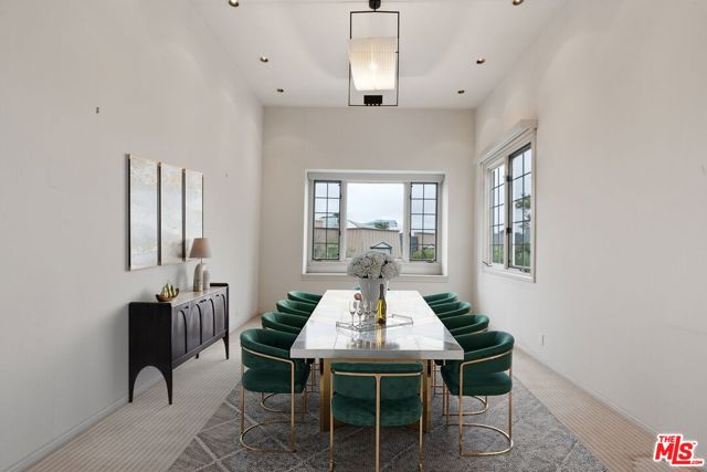 10106 Empyrean Way, Los Angeles CA: https://media.crmls.org/mediaz/c98c3128-3a78-47fc-888a-1518a72ca994.jpg
