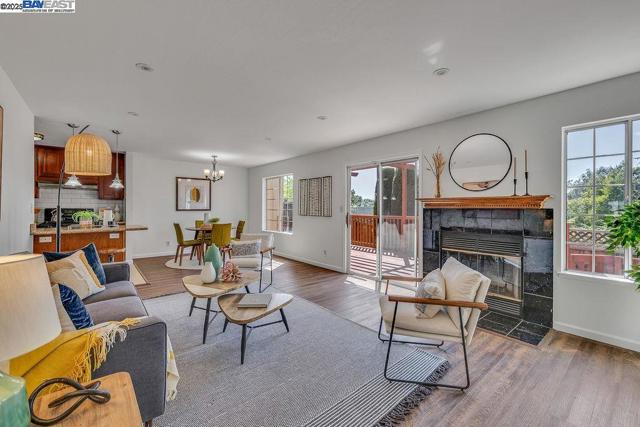 21917 Nugget Canyon Dr, Castro Valley CA: https://media.crmls.org/mediaz/c98cf8cb-e483-4f33-b2de-dd00b7521bf9.jpg