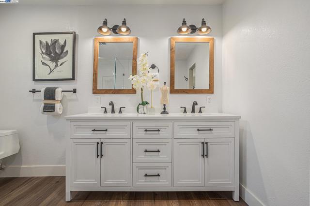 1592 SPRINGBROOK RD, Walnut Creek CA: https://media.crmls.org/mediaz/c98df59d-ad6a-4749-b20e-d394cd02196c.jpg