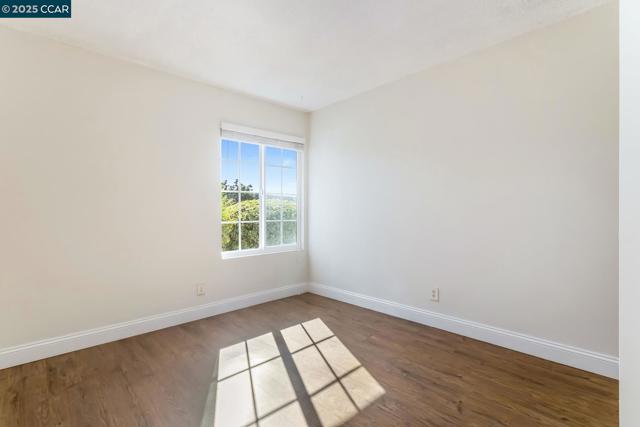 1769 Redwood Rd, Hercules CA: https://media.crmls.org/mediaz/c98e24ea-faae-46b7-87a5-045943a5a8c5.jpg