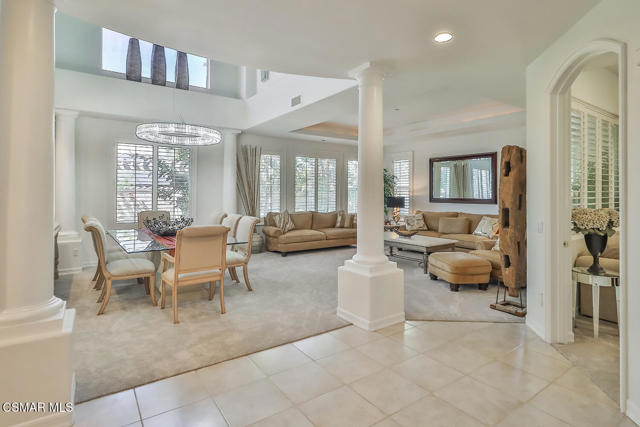 2589 Featherwood Street, Westlake Village CA: https://media.crmls.org/mediaz/c98e716c-224c-4571-b384-00dec49978e1.jpg