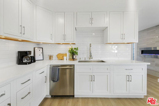 1010 Hammond Street, West Hollywood CA: https://media.crmls.org/mediaz/c98f0283-fcc0-4194-9020-c1d5414024a3.jpg