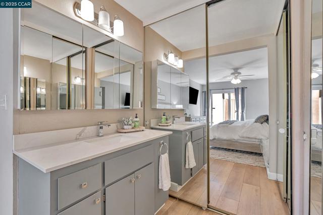 4 Mt Wilson Way, Clayton CA: https://media.crmls.org/mediaz/c98f22c7-9866-4f80-9628-c32c0a6845ee.jpg