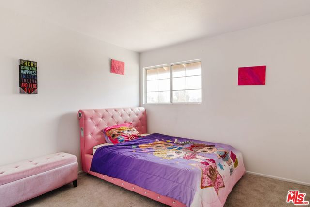 19121 Kenya Street, Porter Ranch CA: https://media.crmls.org/mediaz/c98f479d-530a-416b-a0fe-8c5050fd5a5b.jpg